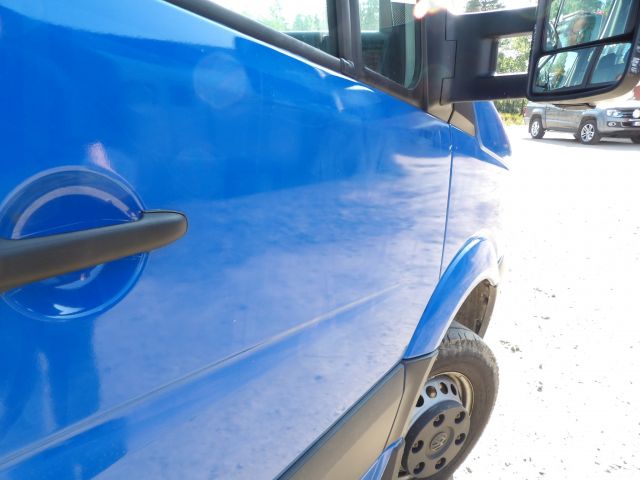 379502-65 VW Crafter with crane -15