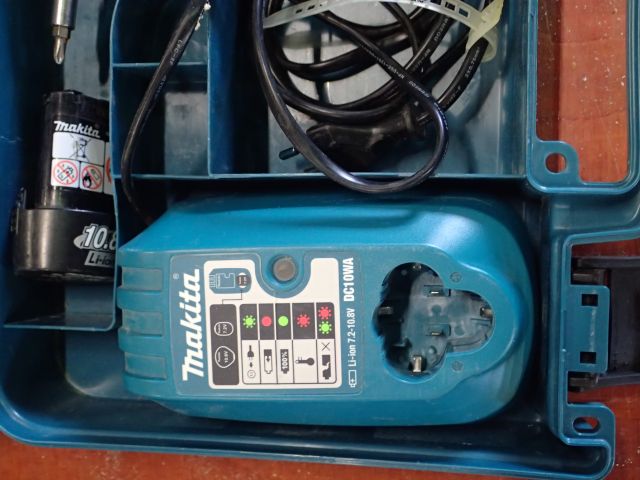 406936-4 Screwdriver Makita TD090D.