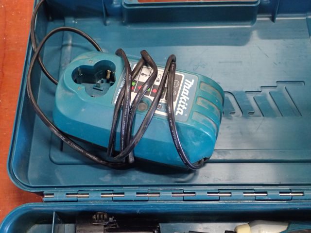 406936-5 Screwdriver Makita TD090D.