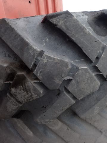 407141-8 Entreprenaddäck på fälg