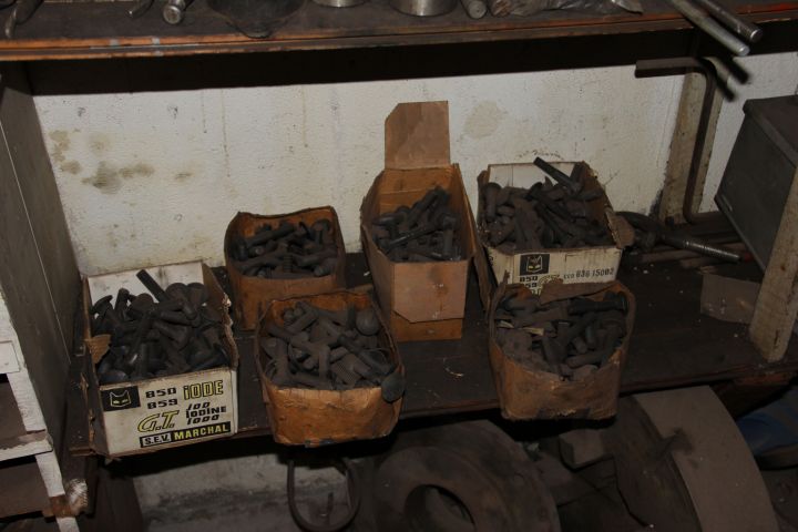 407287-5 Everything in the shelf