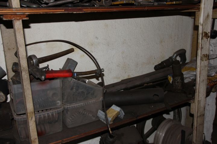 407287-12 Everything in the shelf