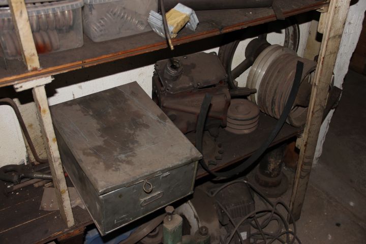 407287-13 Everything in the shelf