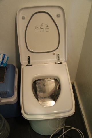 387145-4 Elektrisk toalett Cinderella