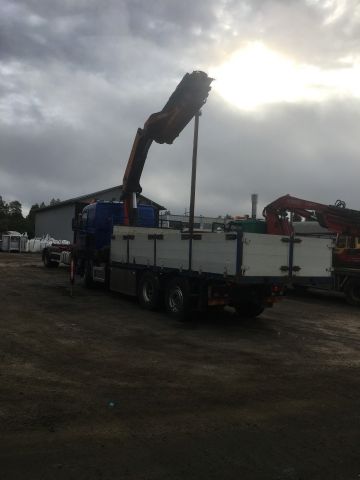 403669-4 VOLVO FH12 6 * 2 with tipping flap and Palfinger crane. ROR493
