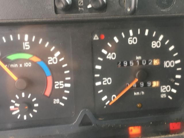 403669-8 VOLVO FH12 6 * 2 with tipping flap and Palfinger crane. ROR493