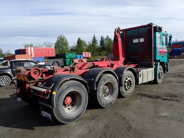 407161-5 VOLVO F16 Lastväxlare Reg: HDB738