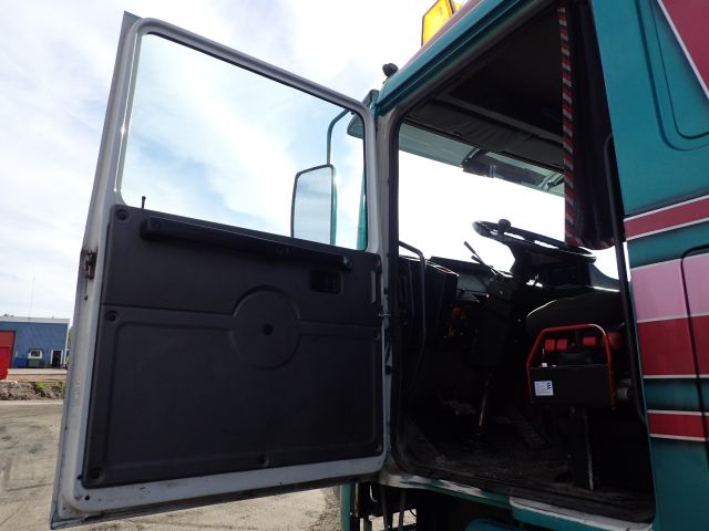 407161-64 VOLVO F16 Lastväxlare Reg: HDB738