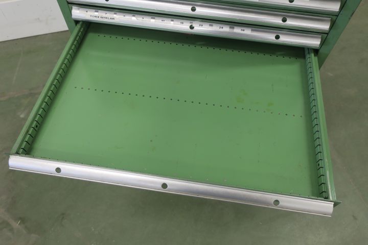 397541-10 Listaskåp