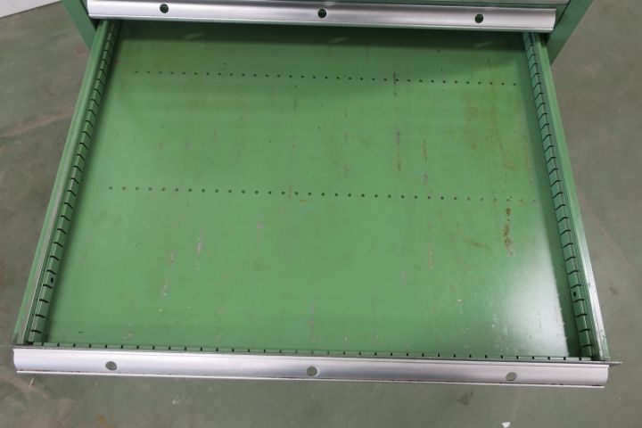 397541-11 Listaskåp