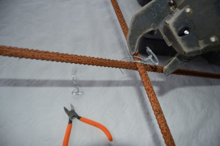 294700-5 2 pc Tying gun