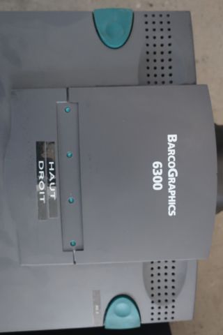 310293-3 2 projectors from Barco Graphics.