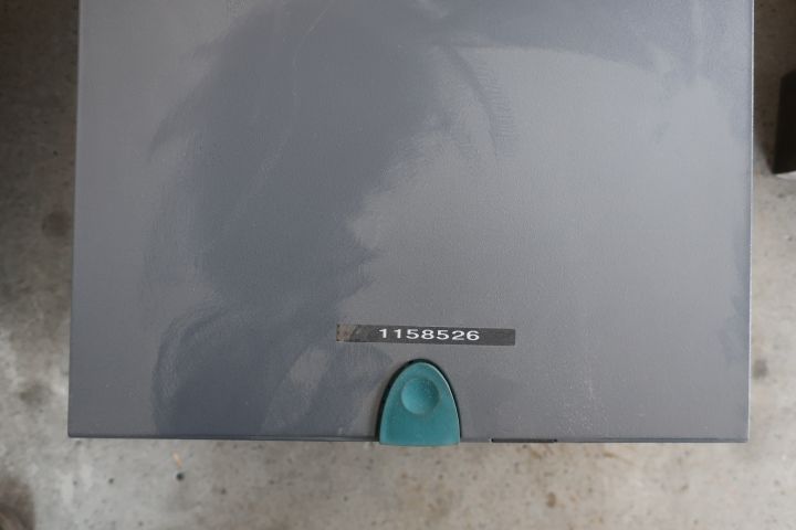 310293-5 2 projectors from Barco Graphics.