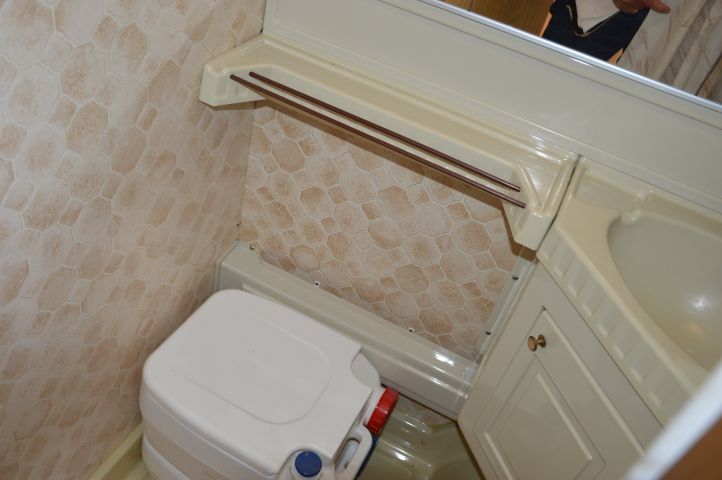 408118-29 CABBY 562 DLX -1988