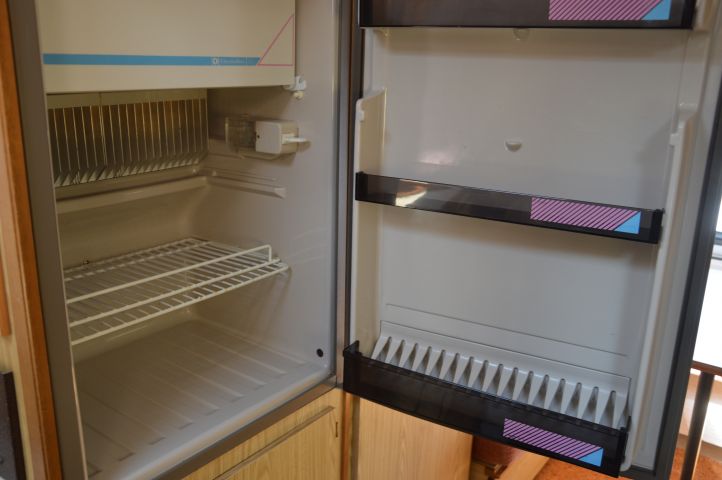 408118-32 CABBY 562 DLX -1988