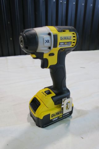 409057-2 DEWALT IMPACT DRIVER DCF895M2-QW