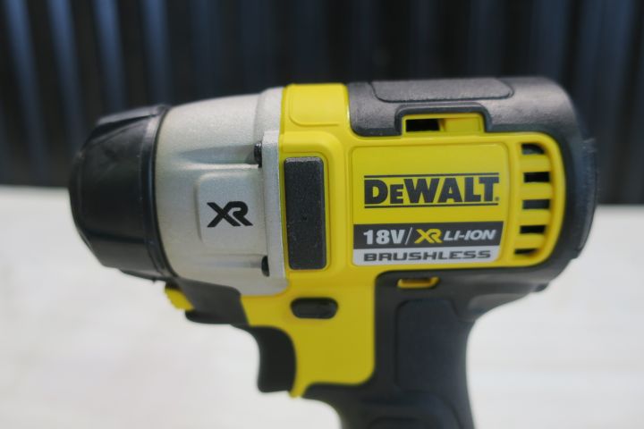409057-3 DEWALT IMPACT DRIVER DCF895M2-QW