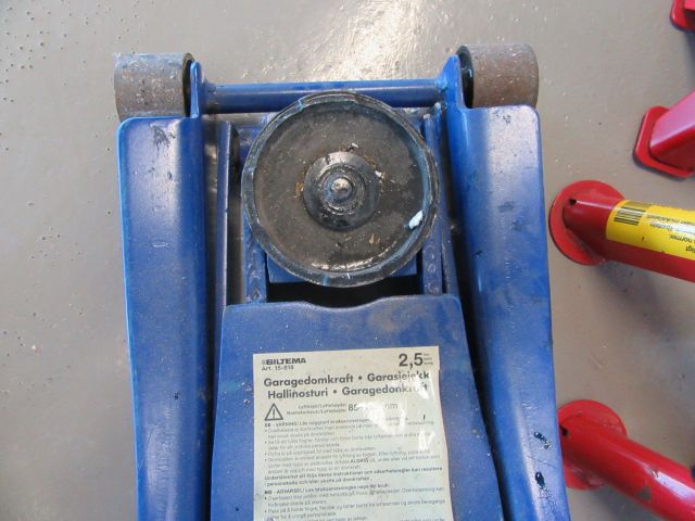 379543-3 Hydraulic jack etc.