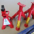 379543-5 Hydraulic jack etc.