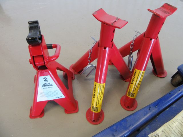 379543-5 Hydraulic jack etc.
