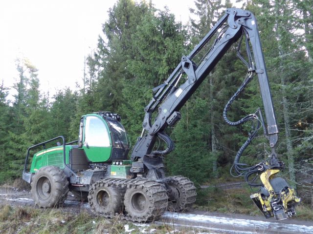 413141-1 John Deere 1170E -10