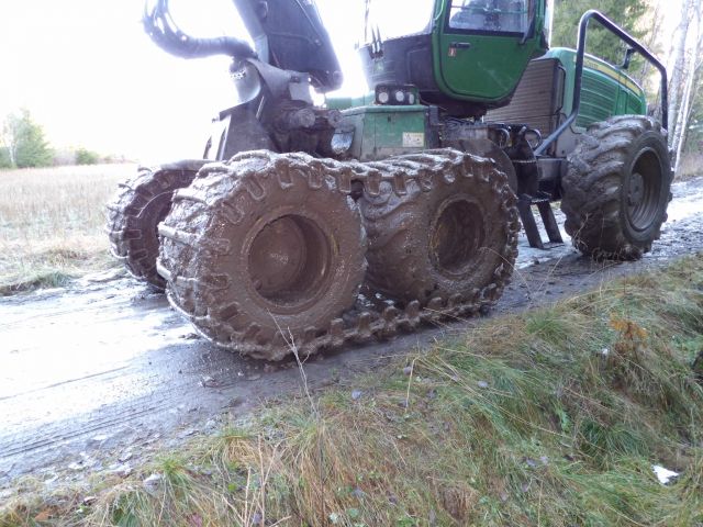 413141-7 John Deere 1170E -10