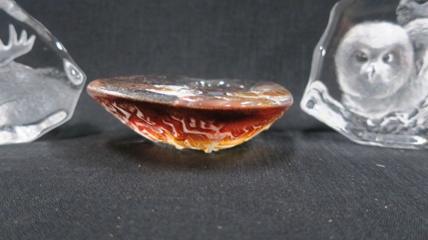 397308-3 Mats Jonasson Målerås Glasfigurer