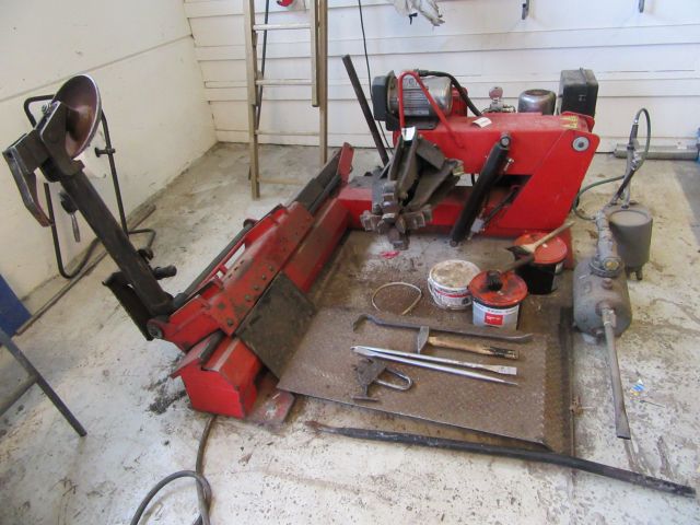 379615-3 Tire machine