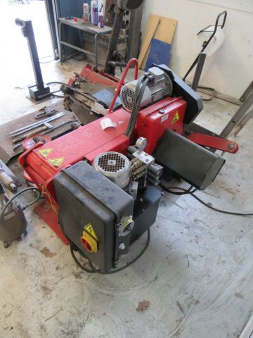 379615-6 Tire machine