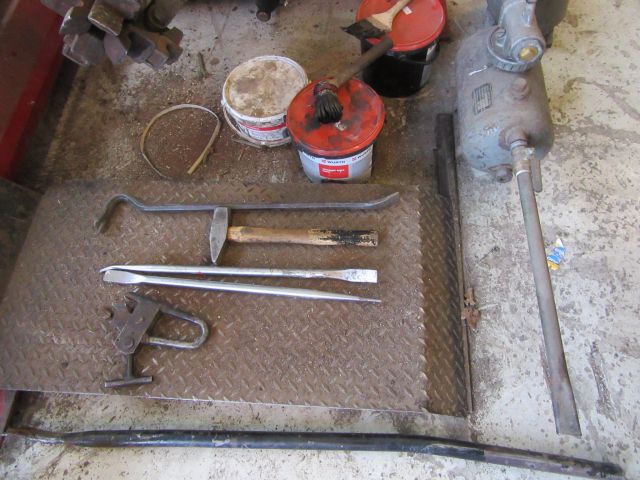 379615-14 Tire machine