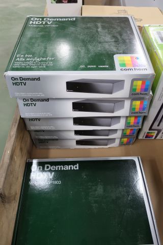 397126-3 Parti med digitalboxar och tillbehör till digital-TV