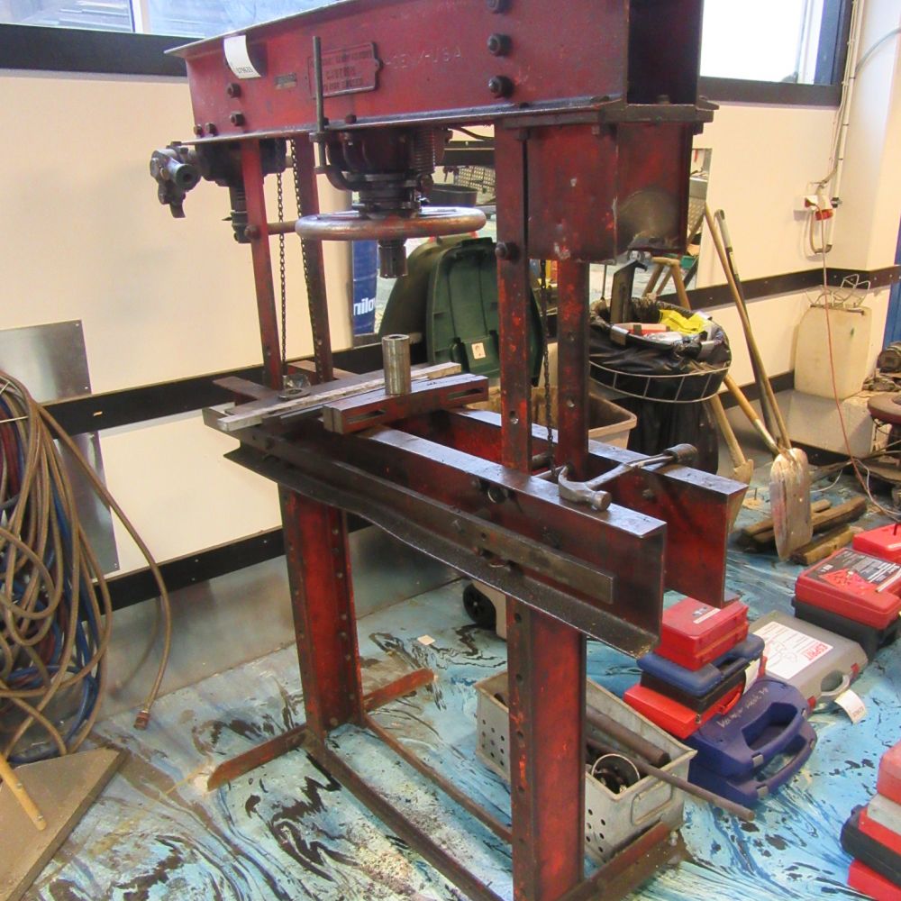 379633-1 Hydraulic press 40T
