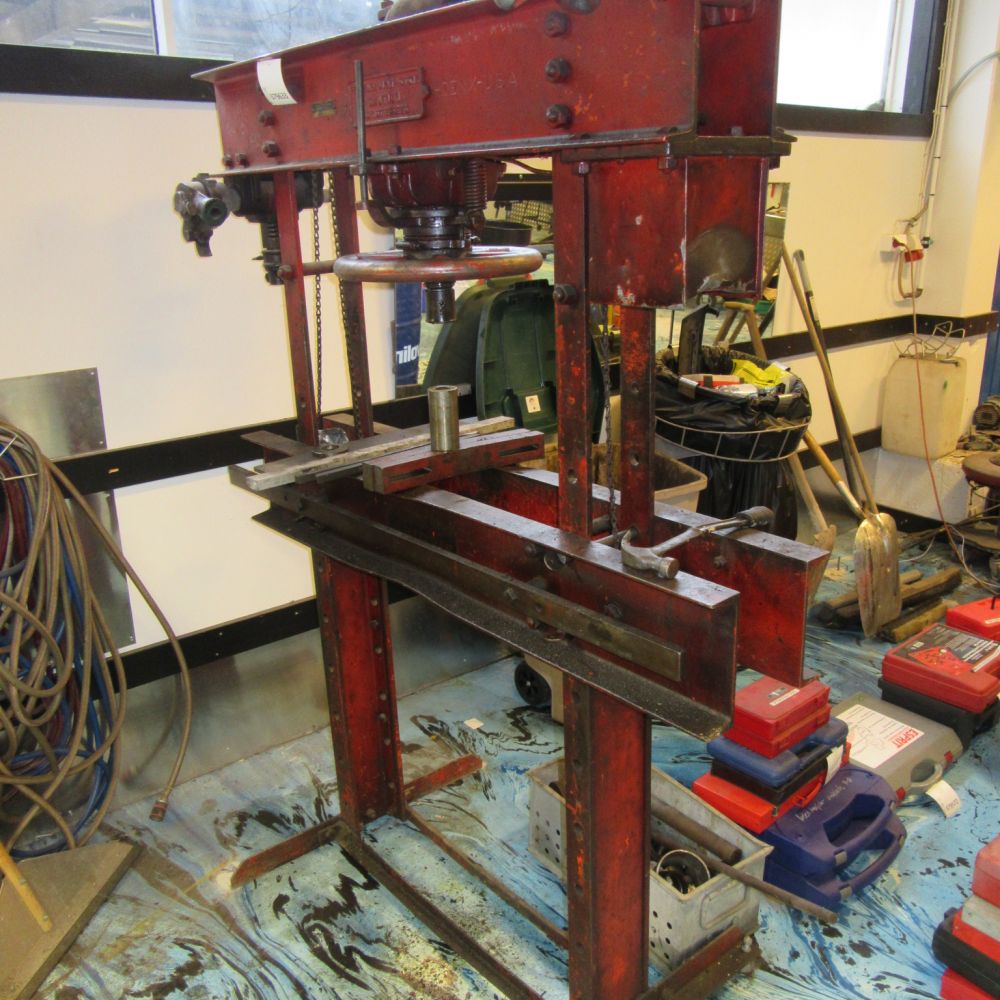 379633-2 Hydraulic press 40T