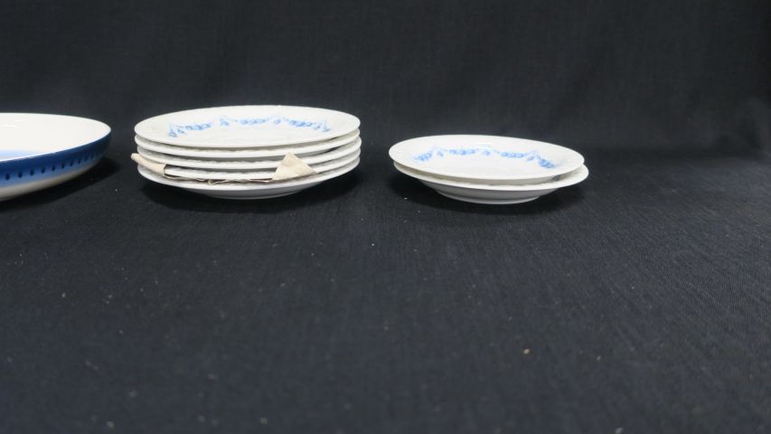 397353-4 Rörstrand Inblue och Rosenthal porslin