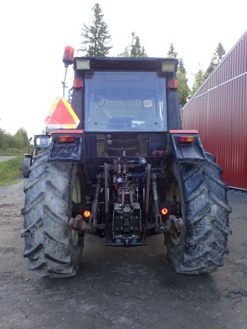 402628-6 VALMET 705 Jordbrukstraktor