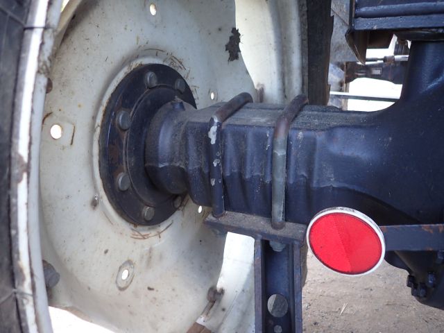 402628-32 VALMET 705 Jordbrukstraktor