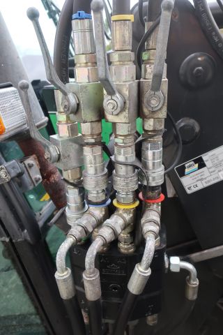 416324-10 VALMET 700-4WD 1999