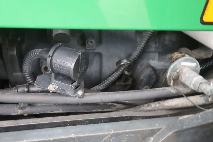 416324-16 VALMET 700-4WD 1999