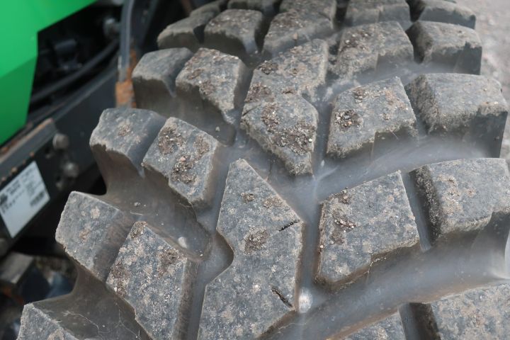 416324-33 VALMET 700-4WD 1999