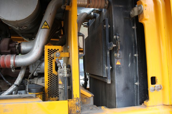416362-24 JCB 426e HT