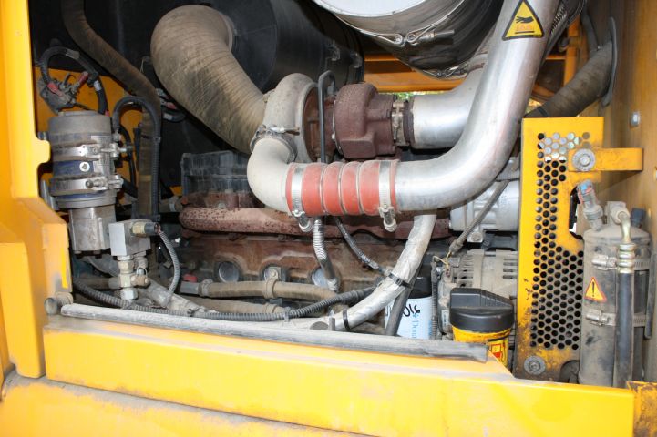 416362-25 JCB 426e HT