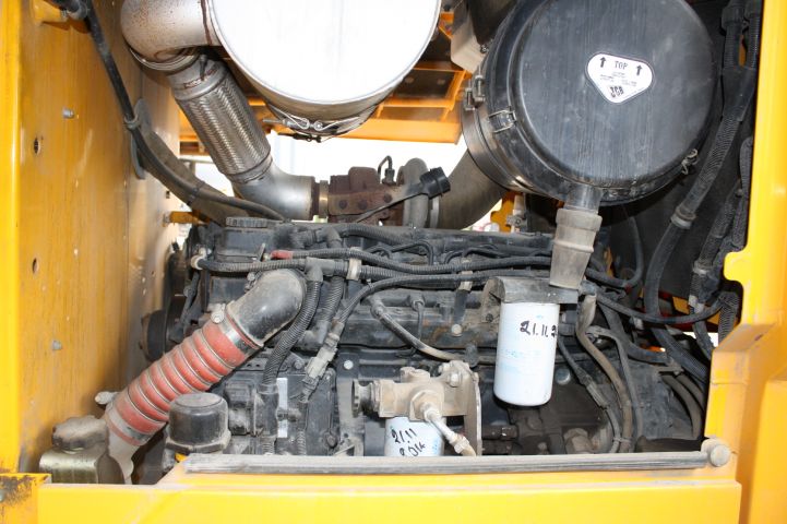 416362-27 JCB 426e HT