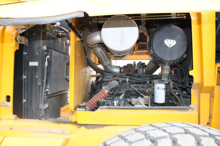 416362-26 JCB 426e HT