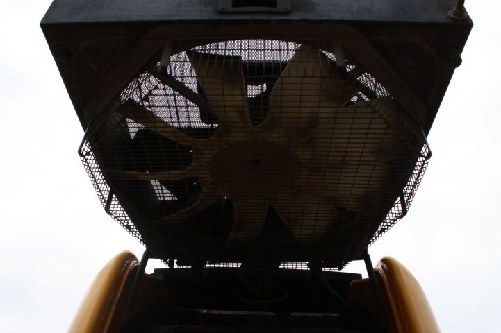 416362-29 JCB 426e HT