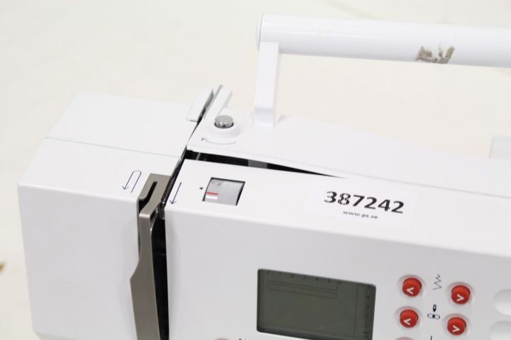387242-2 Symaskin activa 210 från BERNINA