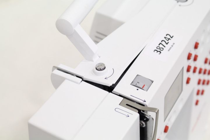 387242-3 Symaskin activa 210 från BERNINA