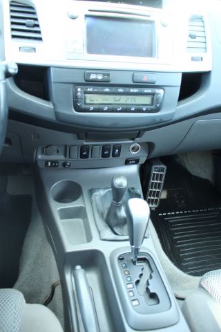 416660-24 Toyota Hilux 3.0 D-4D 4WD Double cab -2012 (Automat, 13506 mil, 171HK)