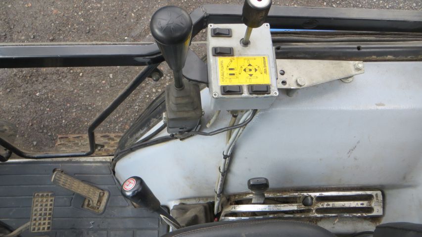 416723-28 Iseki TA530 traktor