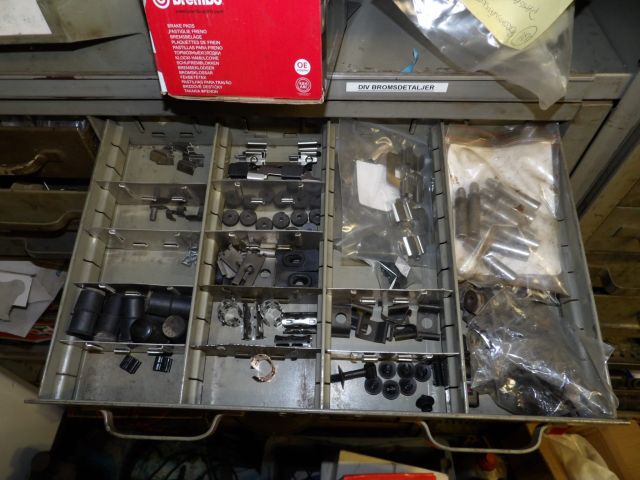 413235-7 Lots of carparts for Volkswagen etc.