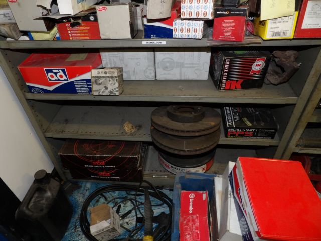 413235-9 Lots of carparts for Volkswagen etc.